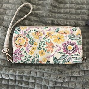 Zip up wristlet wallet